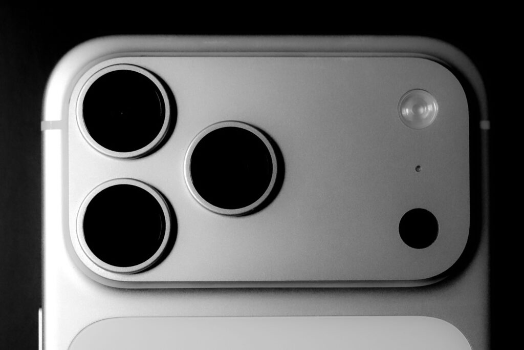 ubeyonroad naxahk b im unsplash Iphone 17 pro max camera